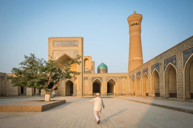 Uzbekistan minaret by damonlynch