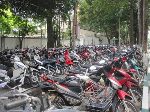 Scooters' parkplace in Saigon