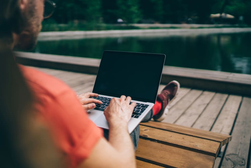 remote worker laptop outdoor