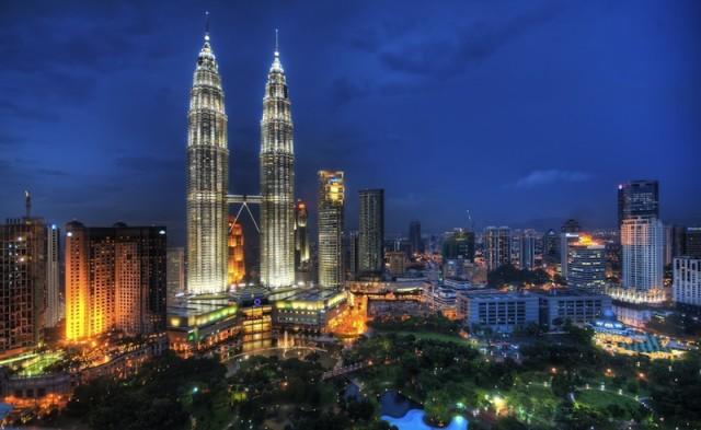 Petronas Towers - Kuala Lumpur, Malaysia